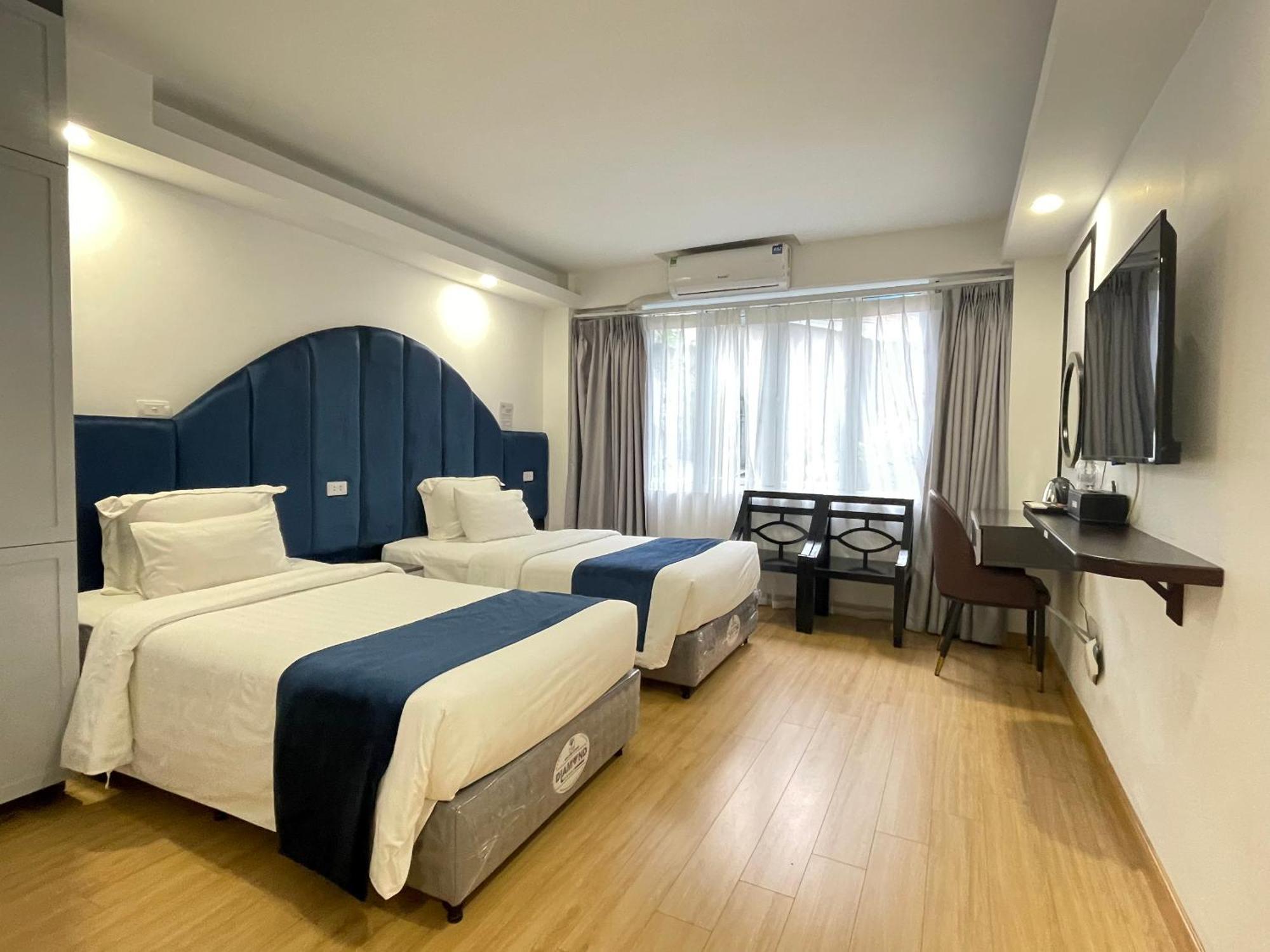 Hanoi Capital Premium Hotel Bagian luar foto